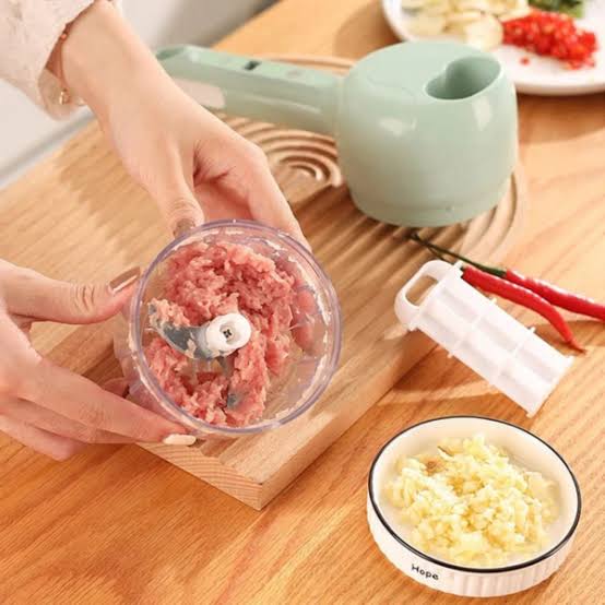 Coupe-Légumes Électrique 4 en 1 – Portable, Rechargeable et Multifonction